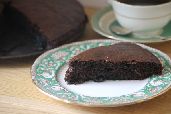 Blackstrap molasses and blueberry cake @healthyfoodiebaby